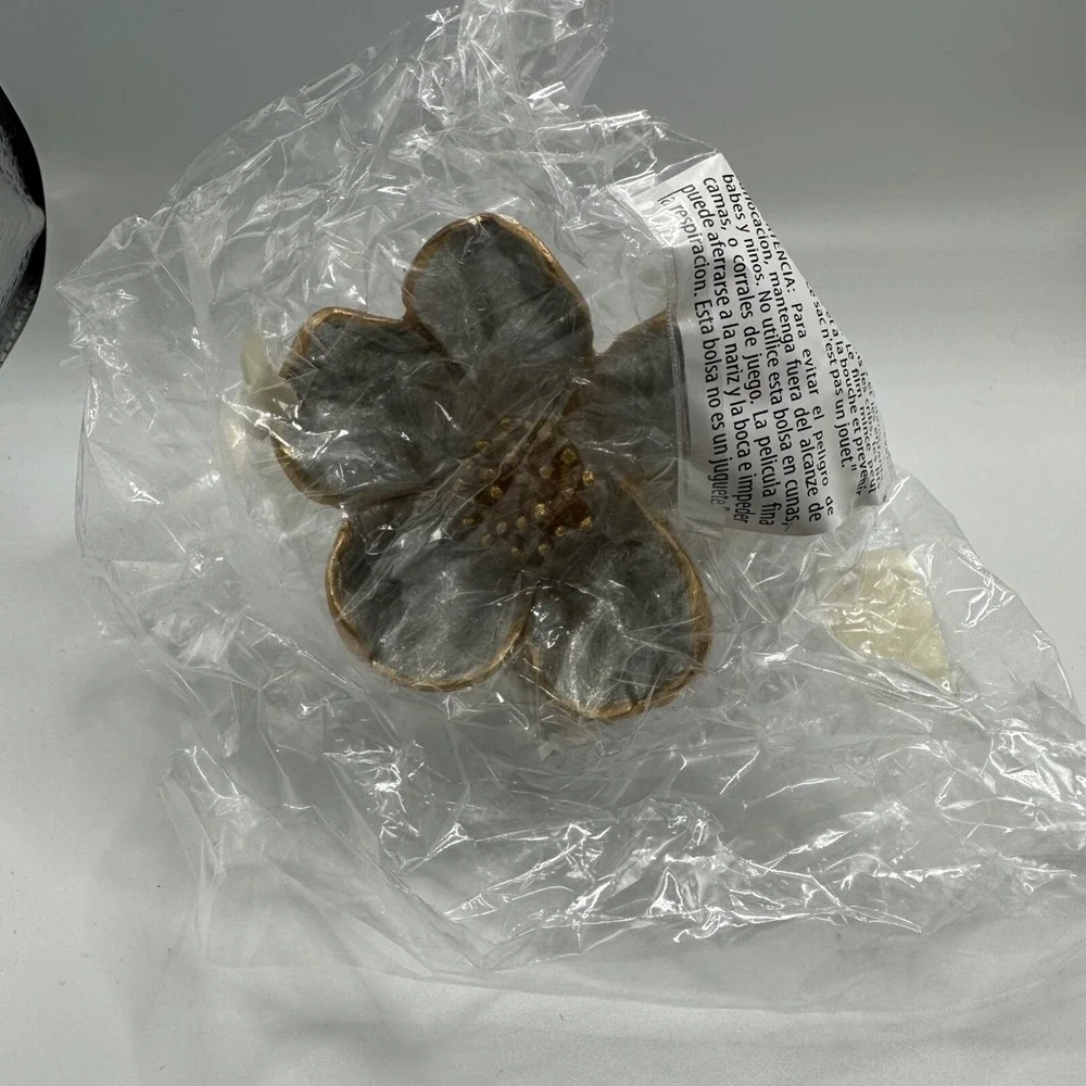 New Mackenzie Childs Sweet Brair Napkin Ring Silver Flower - Picture 2 of 7